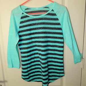 Women's Long-Sleeve Casual Shirt. Light & Airy.